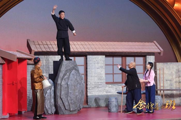 《金牌喜剧班》学员北京人艺精进技艺，班级大考最后决战创意十足惊喜连连